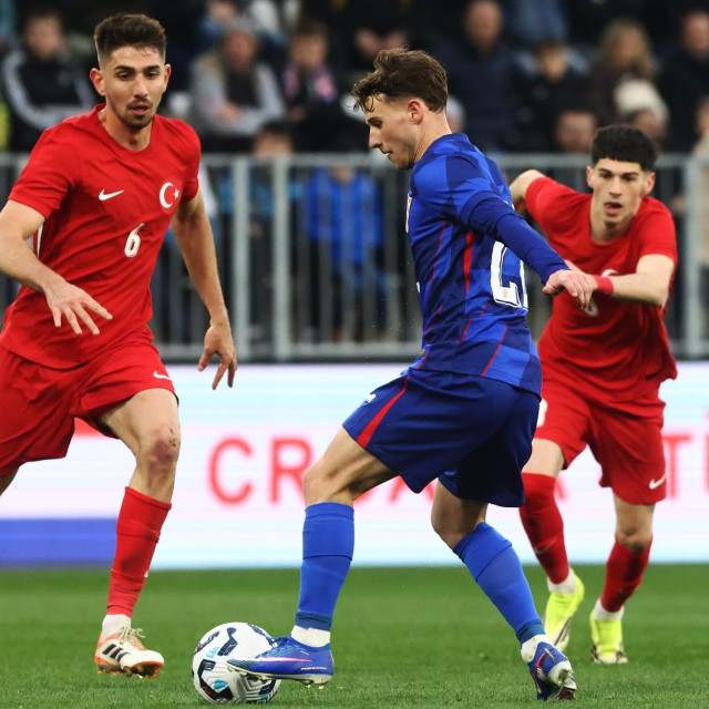 Adrian Segečić proglašen igračem mjeseca travnja u Championshipu