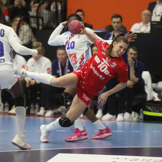 Dejana Milosavljević na utakmici hrvatske reprezentacije