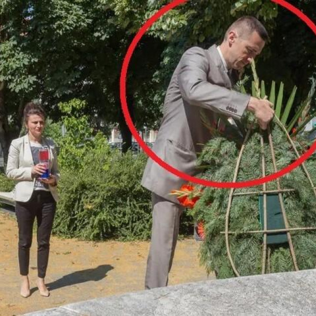 Ivan Penava polaže vijenac palim partizanima