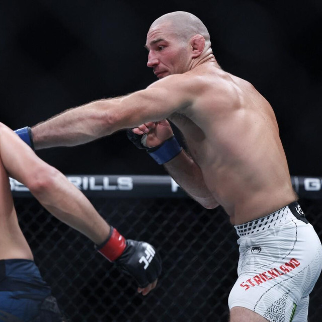 Sean Strickland ponovno prvak UFC-a, srušio neporaženog Čimajeva — image 6