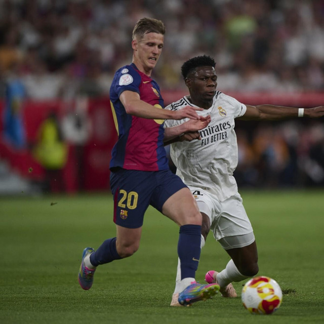 SEVILLE, April 27, 2025 -- Dani Olmo i Aurelien Tchouameni