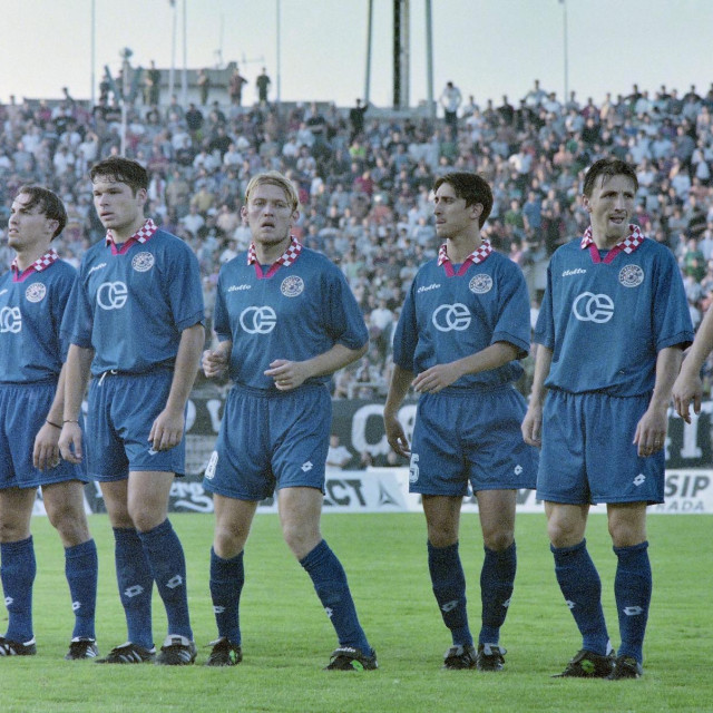 Utakmica 1. pretkola Lige prvaka 1997./1998.,
FK Partizan - NK Croatia.
Na fotografiji: Stjepan Tomas, Dario ŠimiĆ, Mark Viduka, Robert Prosinečki, Daniel Šarić, Damir Krznar, Krunoslav Jurčić