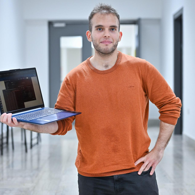 Antonio Labinjan student je informatike na prvoj godini diplomskog studija, odnosno četvrtoj godini