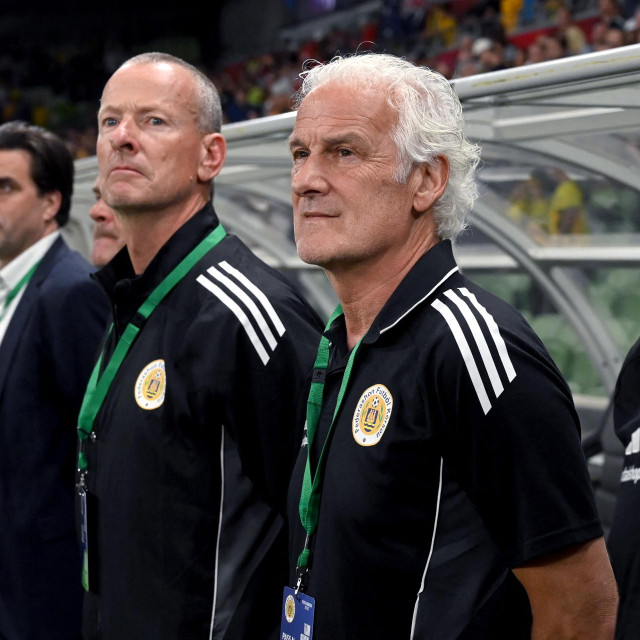 Fred Rutten na klupi Curacaa