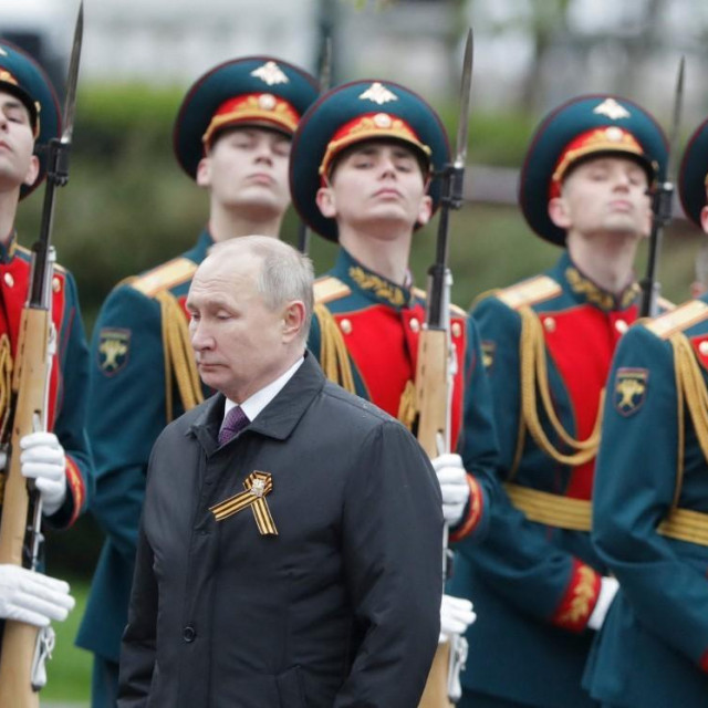 Vladimir Putin i ruski vojnici/Ilustracija