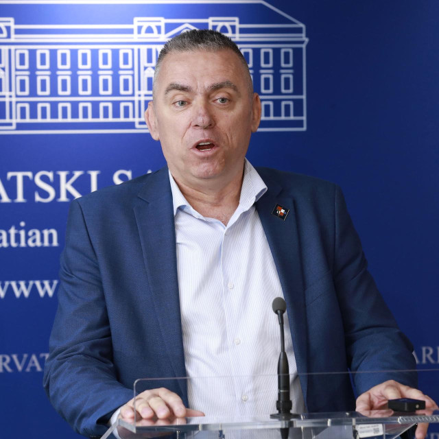 Konferencija za medije zastupnika Domovinskog pokreta Stipe Mlinarića.
 