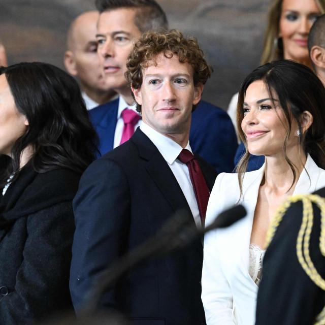 Mark Zuckerberg (snimljen na Trumpovoj inauguraciji) stvorio je strukturu prema kojoj ne može dobiti otkaz