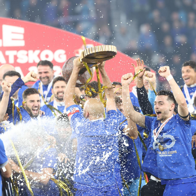 Dinamo slavi dvostruku titulu