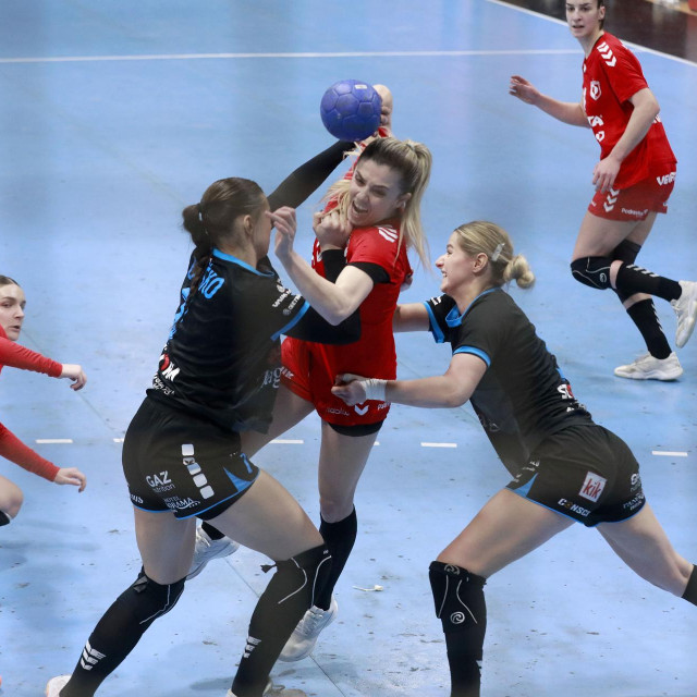 Podravkina srednja vanjska Matea Pletikosić u ogledu s Lokomotivom u Zagrebu
 
