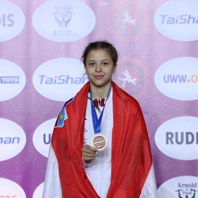 Lara Blažeković, brončana europska mlada hrvačica iz Koprivnice