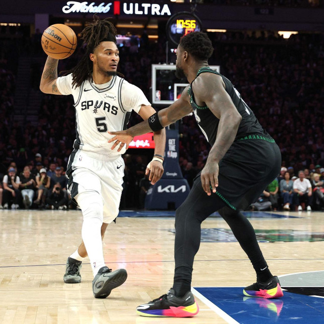 Lanjski rookie godine Stephon Castle bio je prvo ime San Antonija u šestoj utakmici protoiv Minnesote