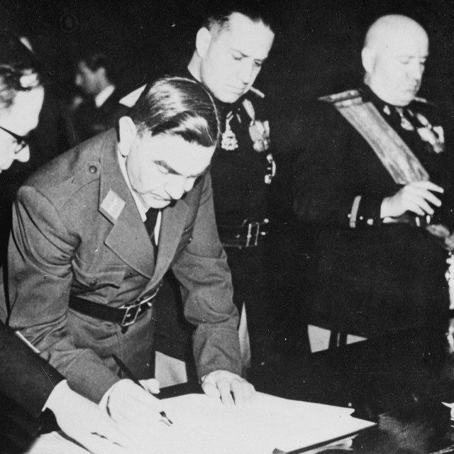 Potpis kojom je bez ispaljenog metka Pavelić darovao Dalmaciju Italiji
