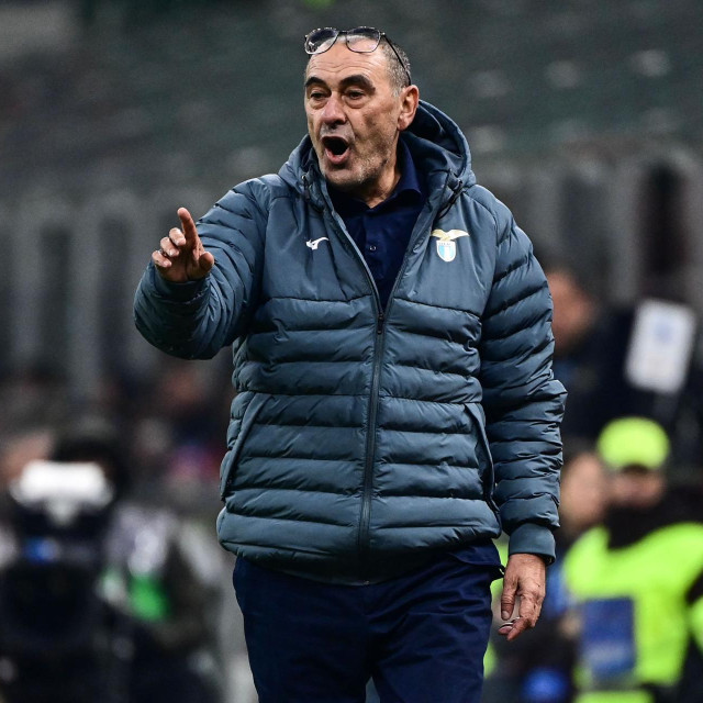 Maurizio Sarri nije zadovoljan vođenjem lige koja je derbi grada Rima stavila u podne
