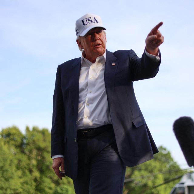  Donald Trump 