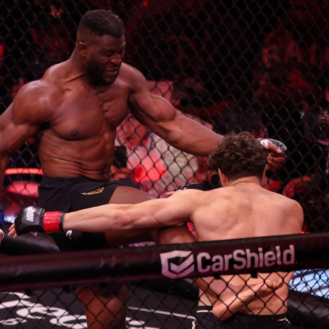 Francis Ngannou (desno) vs. Philipe Lins (lijevo) | MVP MMA 1