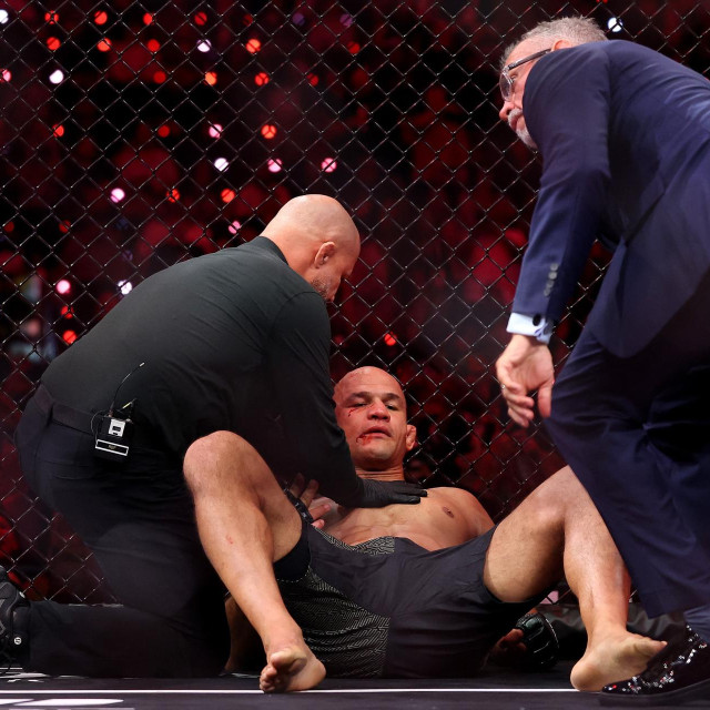 Junior dos Santos | MVP: Rousey vs. Carano