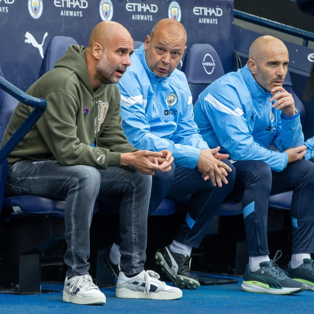 Pep Guardiola, Rodolfo Borrell, i Enzo Maresca na klupi Građana 2022. godine