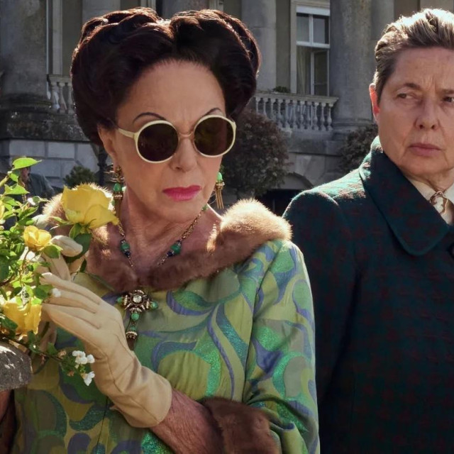 Joan Collins Isabella Rossellini