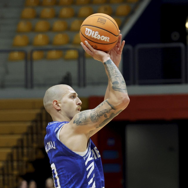 Jan Palokaj je pogodio važan šut iz kornera u završnici