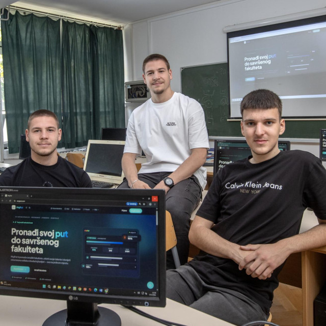 Autori platforme Moj put - Toni Šinković, Josip Šinković i Ivano Perišić iz srednje škole Jure Kaštelan u Omišu
