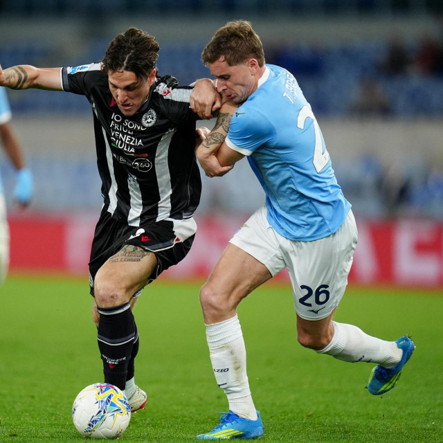 Nicolo Zaniolo (Udinese) i Toma Bašić (Lazio)