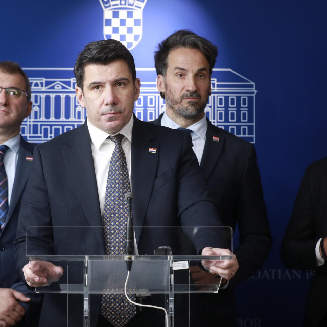 Ivica Ledenko, Nikola Grmoja, Marin Miletić, Ante Kujundžić
 