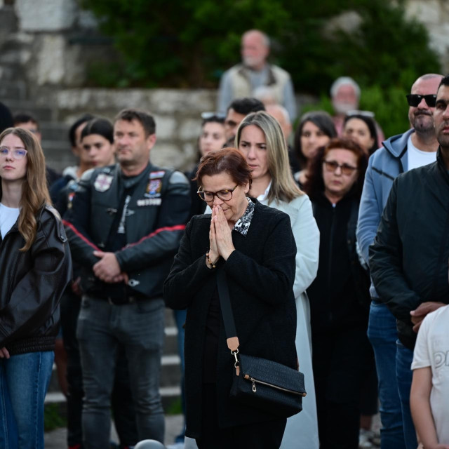Prosvjed građana u Drnišu zbog ubojstva Luke Milovca