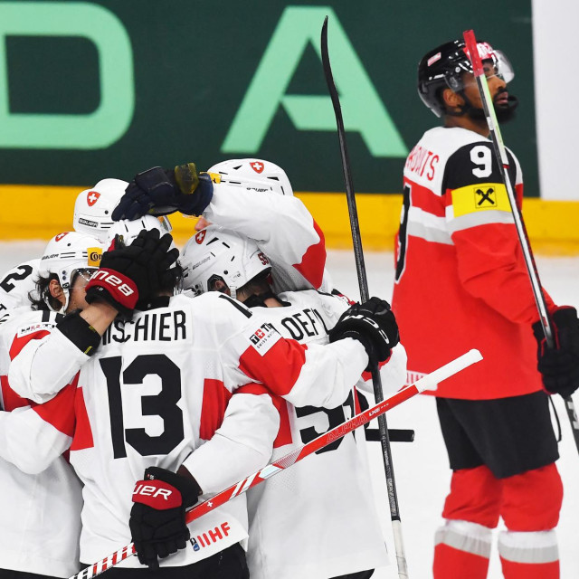 Slavlje Švicaraca protiv hokejaša Austrije (arhivska fotografija)