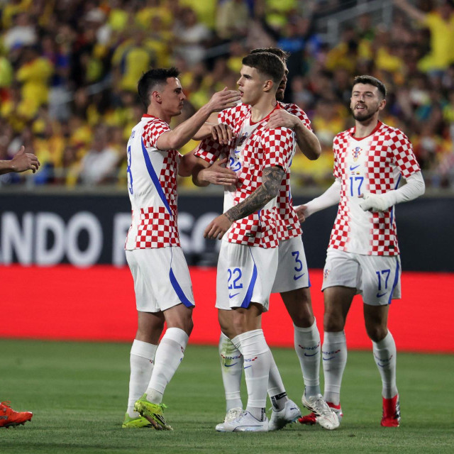 Luka Vušković u proslavi pogotka u dresu Hrvatske
