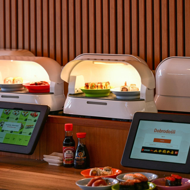 Novi Ginger Sushi u King Crossu gdje hranu poslužuju vlakići
 