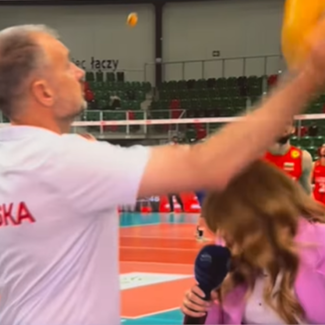 Nikola Grbić blokira novinarku
