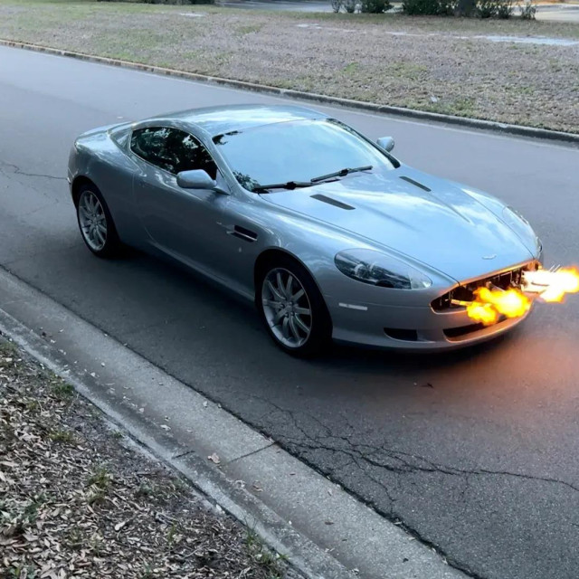 Prerađeni Aston Martin DB9
