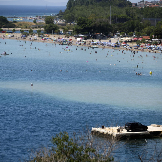 Lanjsko onečišćenje mora u Omišu