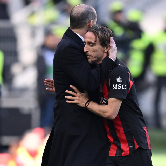 Massimiliano Allegri i Luka Modrić u zagrljaju