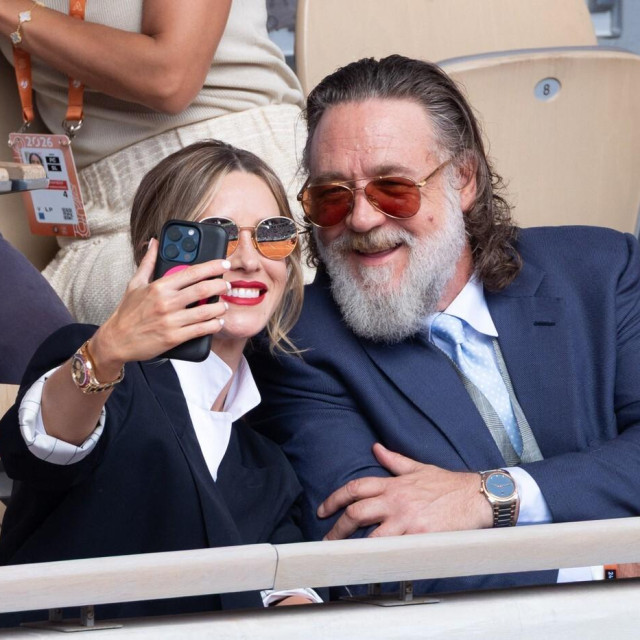 Russell Crowe i Britney Theriot