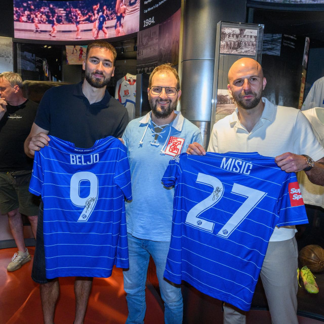 Josip Mišić i Dion Drena Beljo donijeli su dresove u Hrvatski športski muzej.