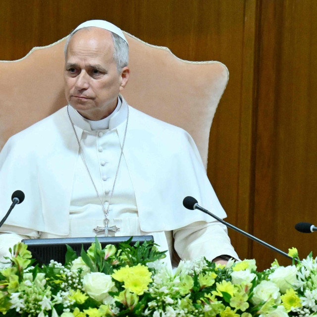 Papa Lav XIV.
