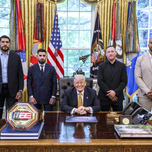 Alex Pereira, Ilia Topuria, Donald Trump, Justin Gaethje i Cyril Gane