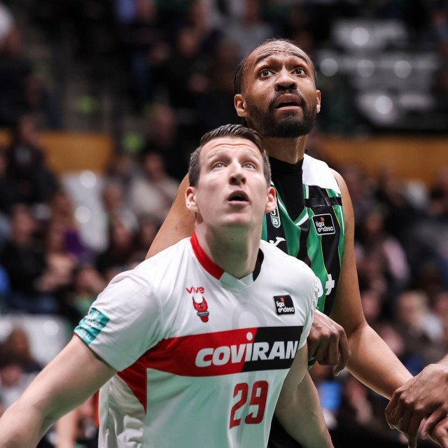 Luka Božić (Coviran Granada) i Jabari Parker (Asisa Joventut)