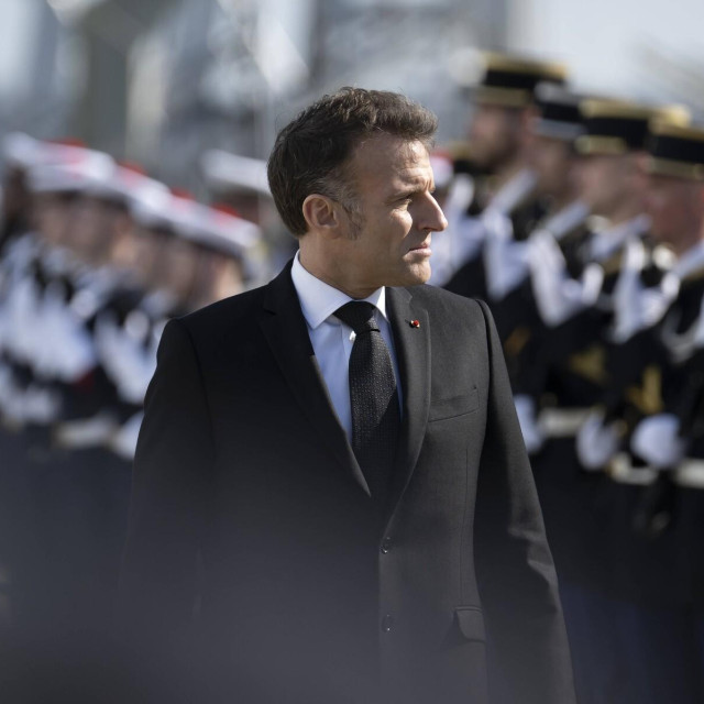Emmanuel Macron u pomorskoj bazi