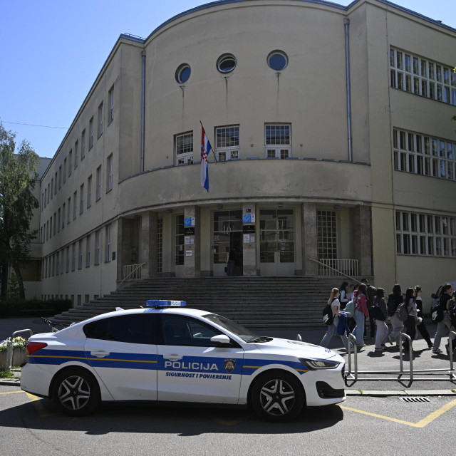 Policija u Križanićevoj u travnju