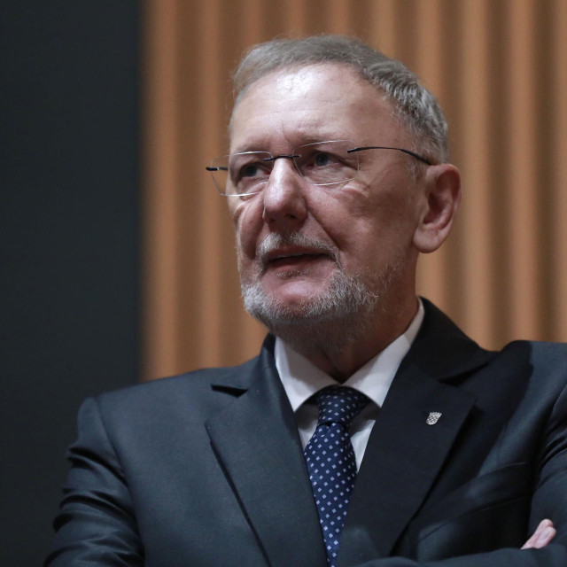 Davor Božinović
 