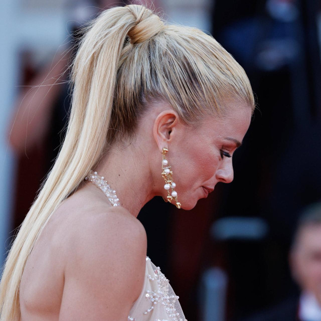 Camila Giorgi na crvenom tepihu venecijanskog filmskog festivala (2025.)