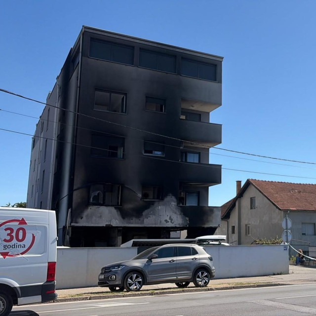 U požaru je izgorio Lamborghini, a stradala je i zgrada