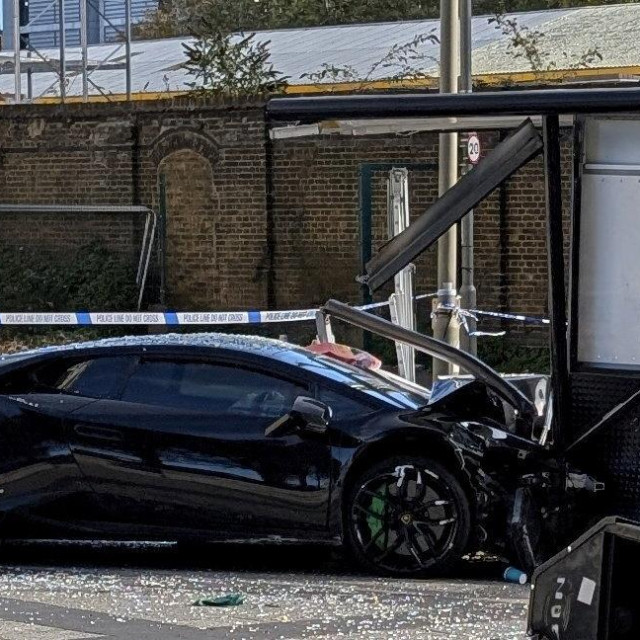 Razbijeni Lamborghini, ilustracija