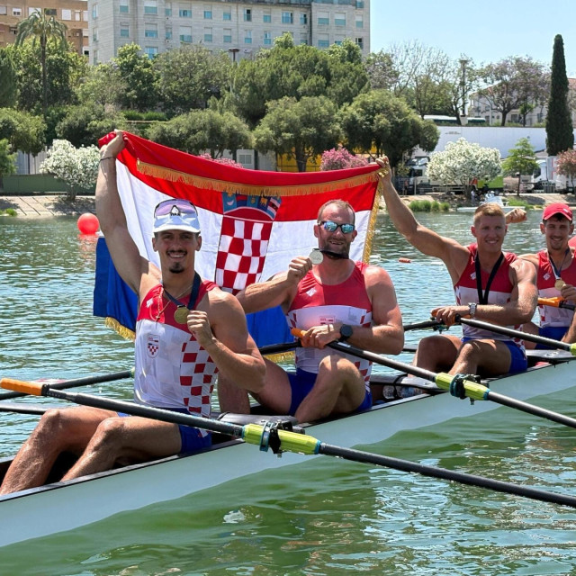 Prva zajednička medalja - slijeva Ivan Talaja, Damir Martin, Fran Šuk i Goran Mahmutović