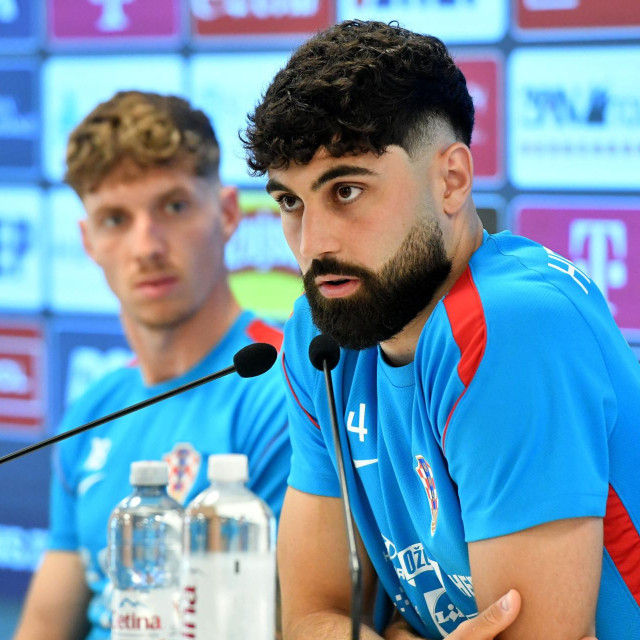 Joško Gvardiol i Kristijan Jakić na press konferenciji uoči prijateljske utakmice Hrvatske i Belgije