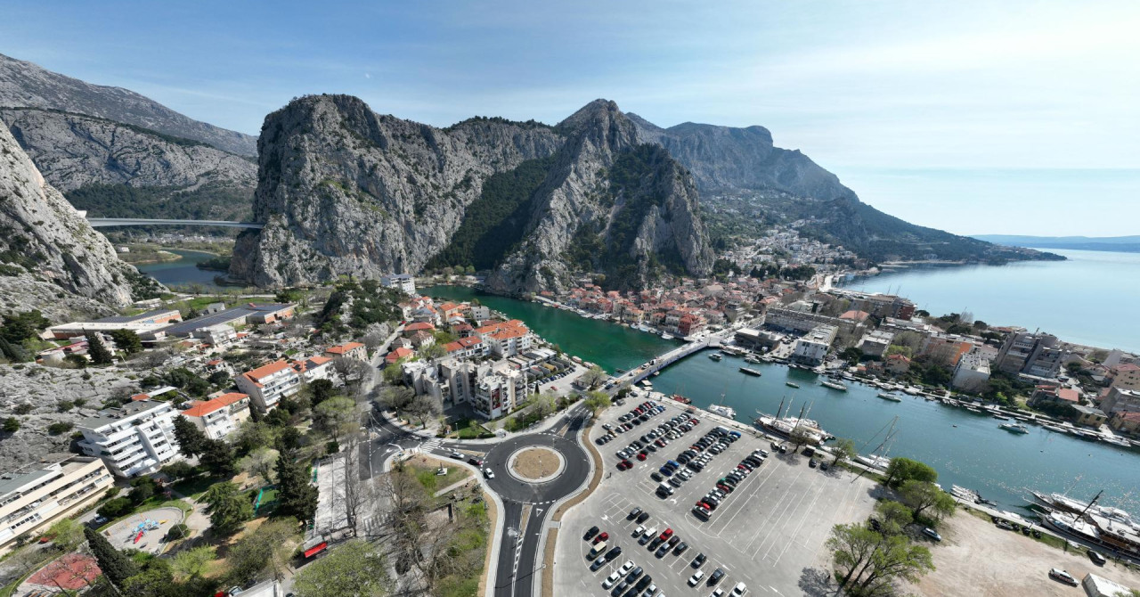 FOTO Naš fotoreporter dronom je snimio jedan od najljepših gradova na obali. Slike su spektakularne