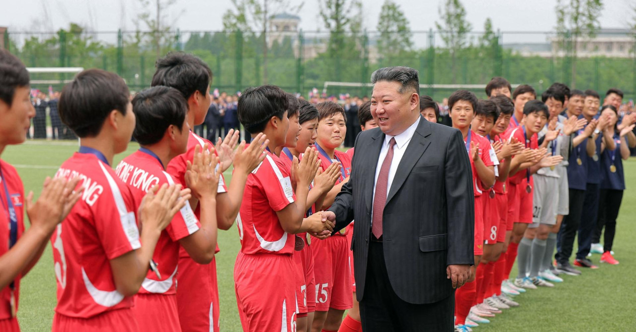 Širi se viralna snimka Kim Jong-una. Natjerao ih na suze, u euforiji skakale oko velikog vođe