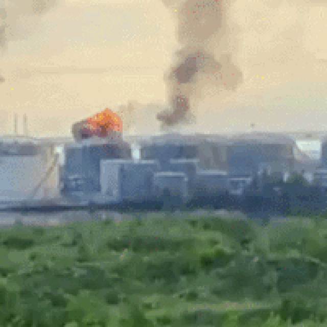 Prizor udara na postrojenje kod St. Petersburga